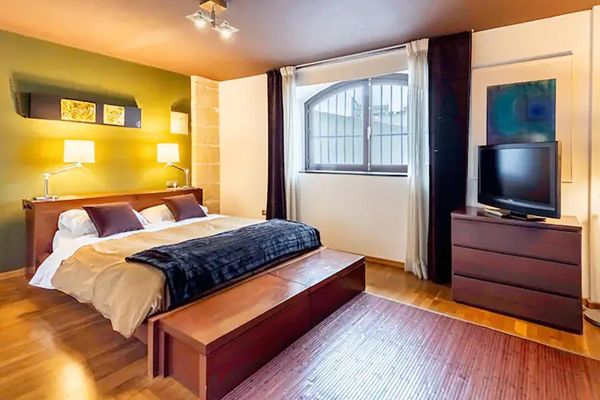 Artqhost Jerez Huge Loft & Free Parking Lägenhet Jerez de la Frontera Exteriör bild